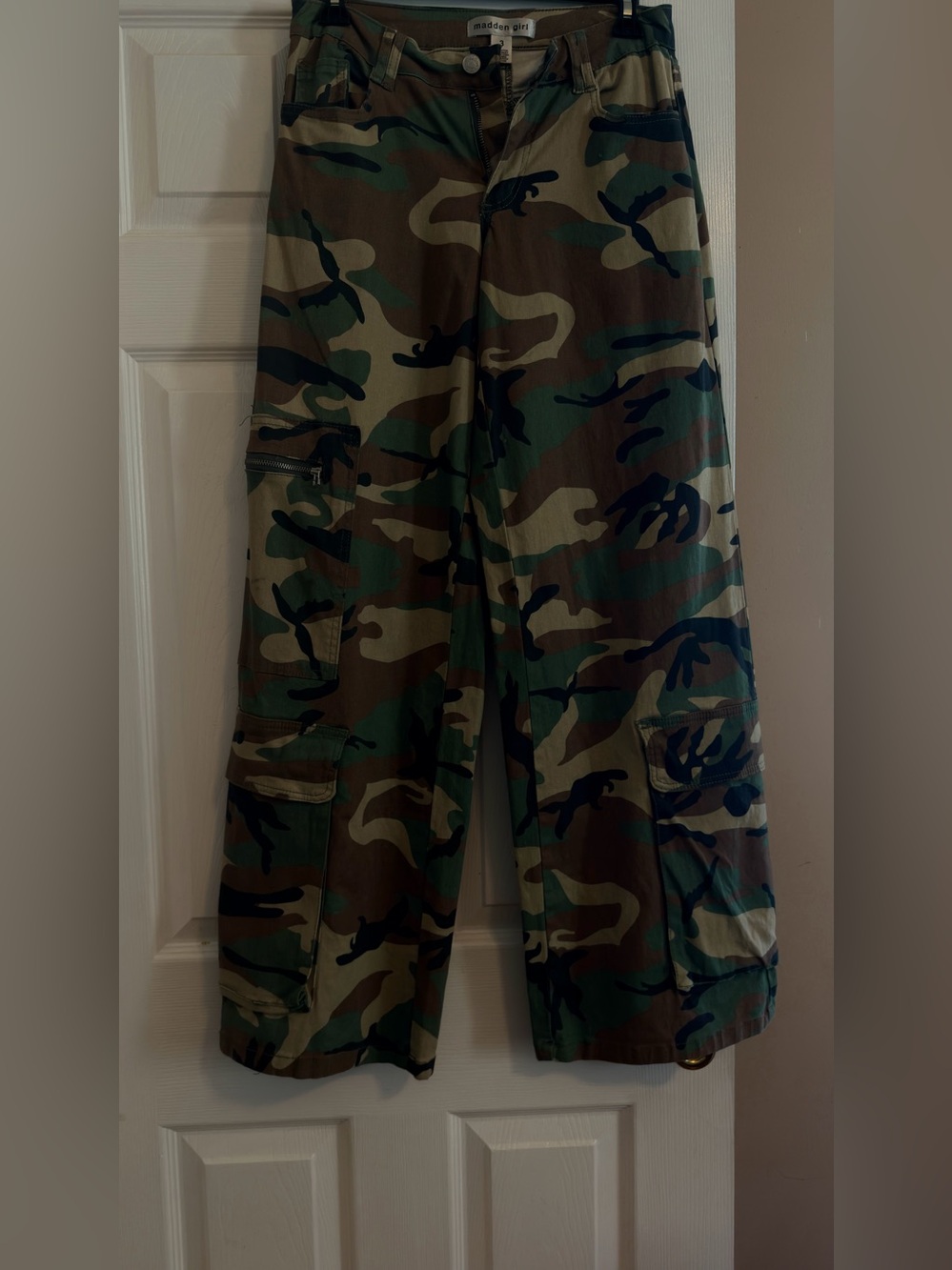Madden Girl , Size 3 Juniors Wide Leg Camo Cargo Pants - Green/Brown/Black